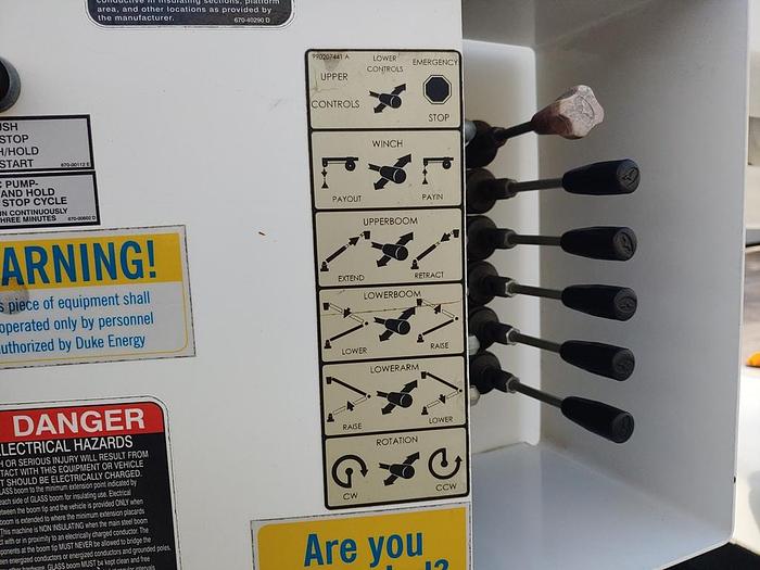 Used Altec AT40M, 45 ft, Articulating & Telescopic Material Handling Bucket Boom on 2016 Ford F550 Reg Cab Utility Truck - 41852