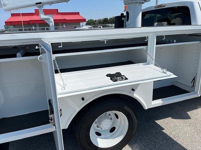 Used Altec AT40G Bucket Boom on 2014 Ford F550 Reg Cab Utility Truck - C70634