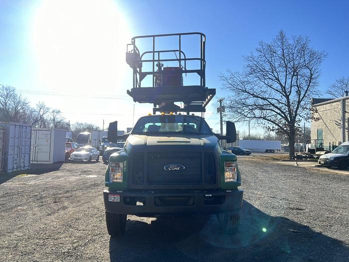 Used Elliott L55R Sign Crane on 2019 International 4300 Reg Cab Flatbed Truck - M97257