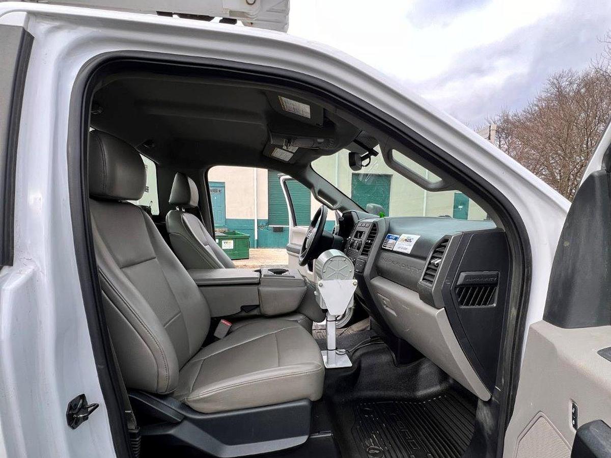 Used Altec AT235P Cable Placer on 2017 Ford F-550 Reg Cab Utility Truck - R07865