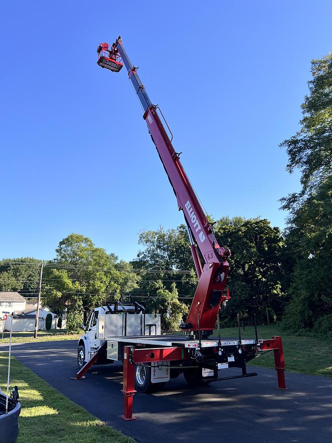 NEW Elliott M87 Sign Crane on a 2025 Freightliner M2106 Reg Cab Flatbed Truck - RE9085
