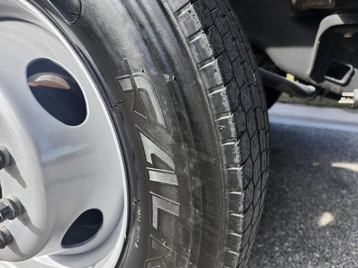 Used Altec AT41M Bucket Boom on 2019 Ford F550 4x4 Crew-Cab Bucket Truck - 96965