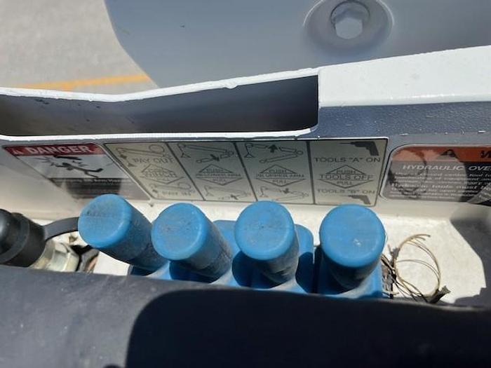 Used Altec AT40M 45ft Bucket Boom on 2016 Ford F550 4X4 Reg Cab Utility Truck - C41868