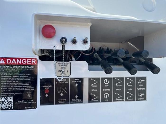 Used Altec AT40G 45ft Bucket Boom on 2016 Ford F550 Reg Cab Utility Truck - C03924