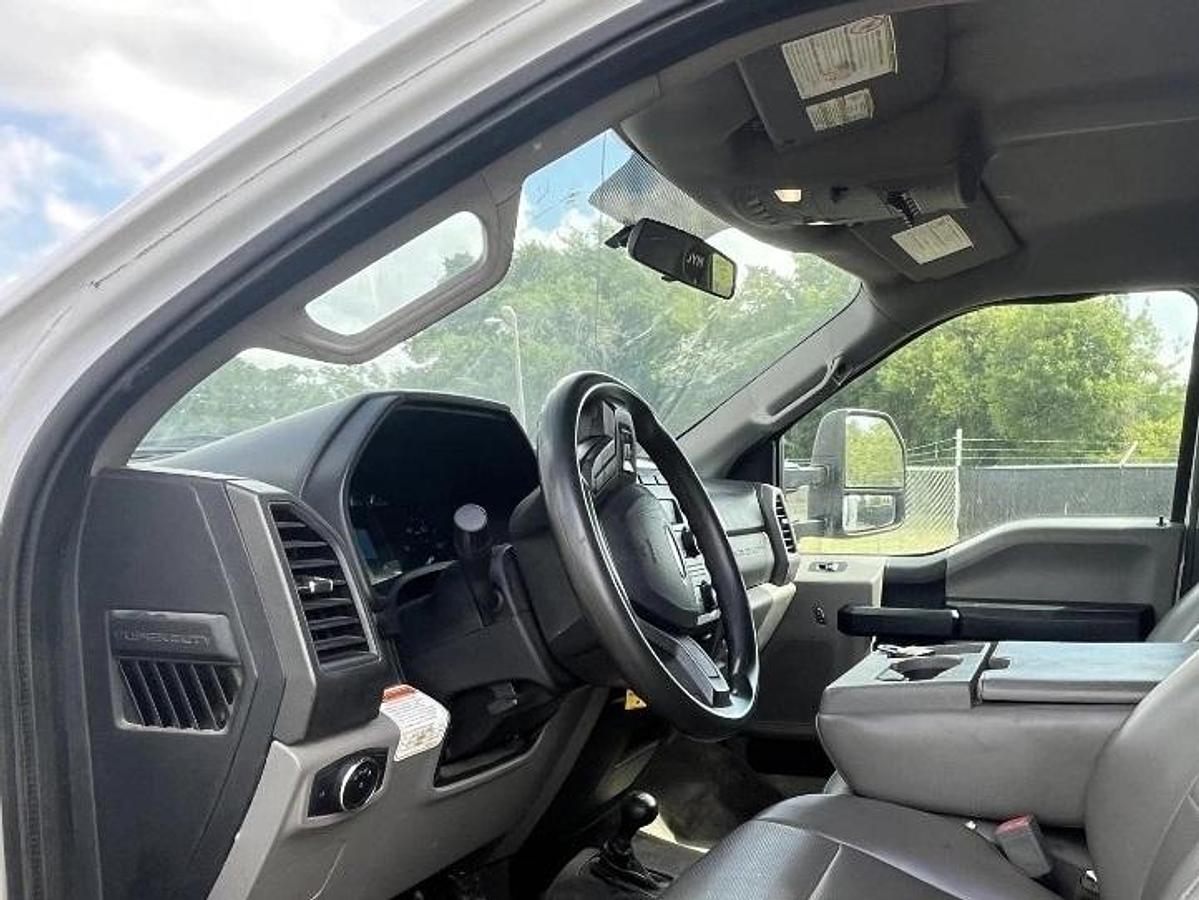 Used 2019 Altec AT48M Bucket Boom on a 2019 Ford F550 4x4 Regular Cab Utility Truck - 15672