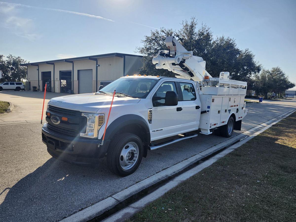 Used Altec AT41M Bucket Boom on 2019 Ford F550 4x4 Crew-Cab Bucket Truck - 96965