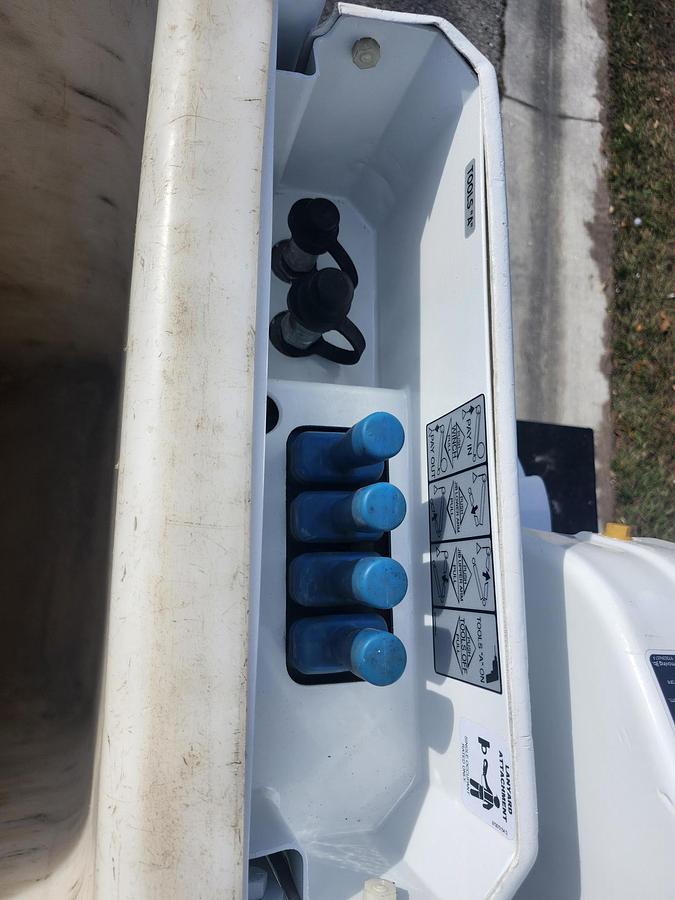 Used Altec AT41M Bucket Boom on 2019 Ford F550 4x4 Crew-Cab Bucket Truck - 96965