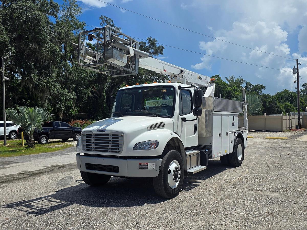 Used Altec T40P Cable Placer on 2023 Freightliner M2-106 - MG4199