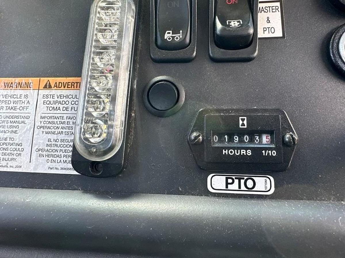 Used Elliott L55 Sign Crane on 2020 Freightliner M2-106 Non-CDL Reg Cab Flatbed Truck - ME3290