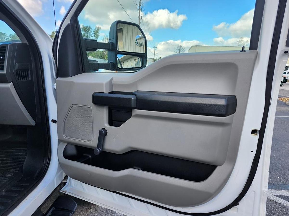 Used Altec AT41M Bucket Boom on 2019 Ford F550 4x4 Reg Cab Utility Truck - 88481