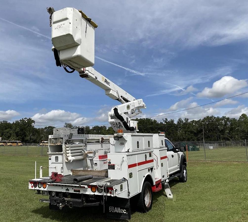 Used Altec AT41M Bucket Boom on 2019 Ford F550 4x4 Crew-Cab Bucket Truck - 96965