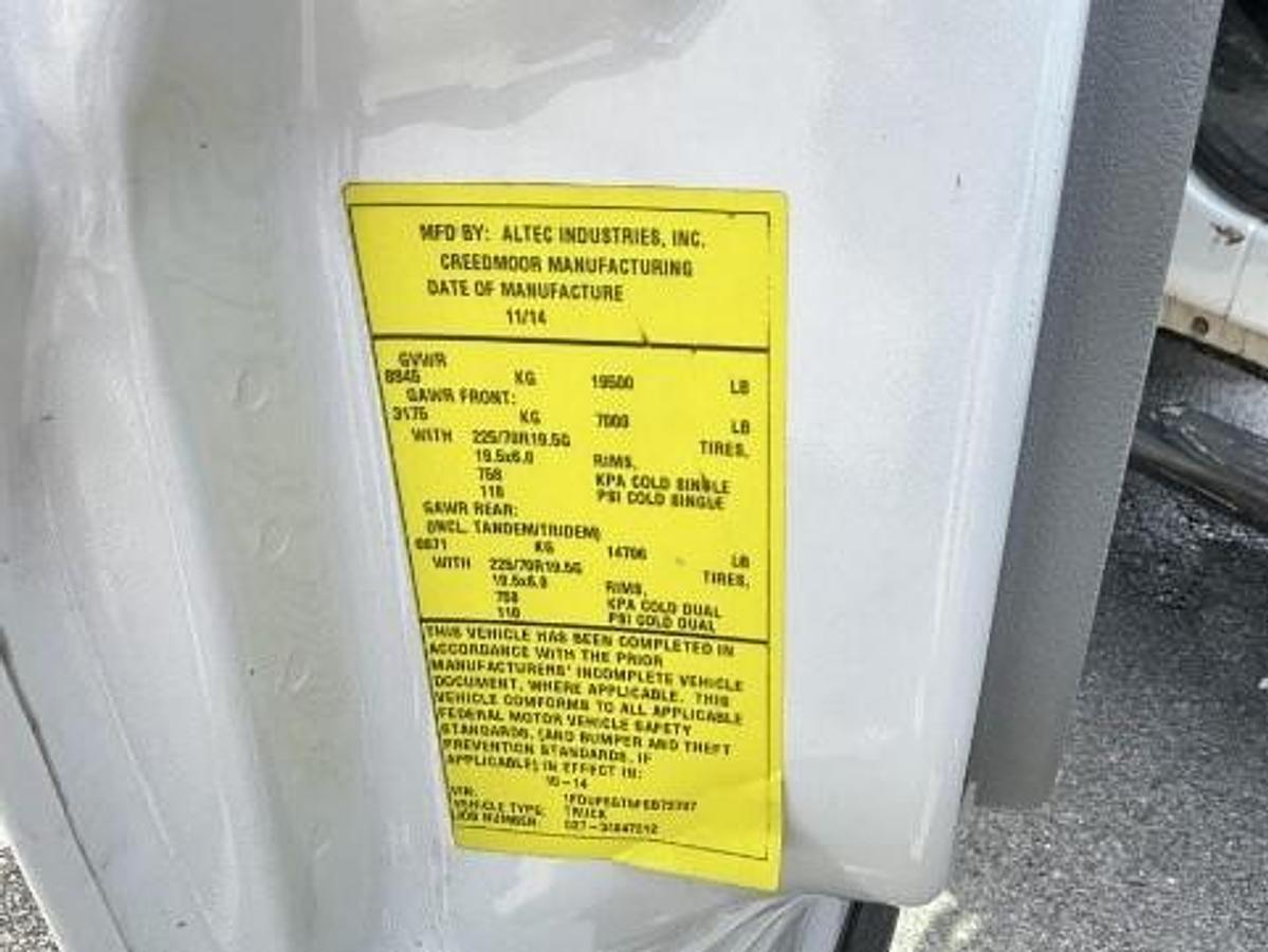 Used Altec AT40S Sign Boom on 2017 Ford F550 Utility Truck - 72707