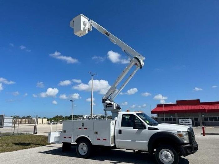Used Altec AT40G 45ft Bucket Boom on 2016 Ford F550 Reg Cab Utility Truck - C03924