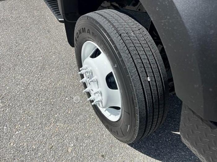 Used Versalift VST-40I 45ft Bucket Boom on 2018 Ford F550 4X4 Reg Cab Utility - C66805