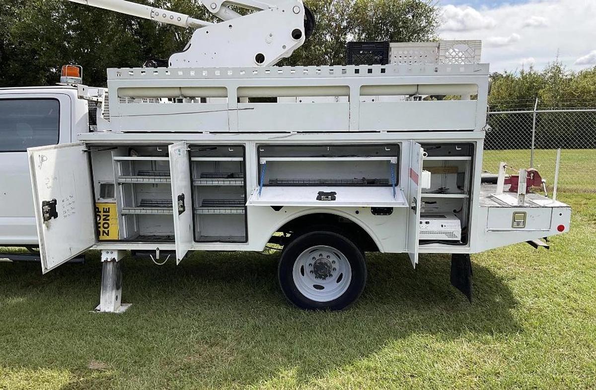Used Altec AT41M Bucket Boom on 2019 Ford F550 4x4 Crew-Cab Bucket Truck - 96965