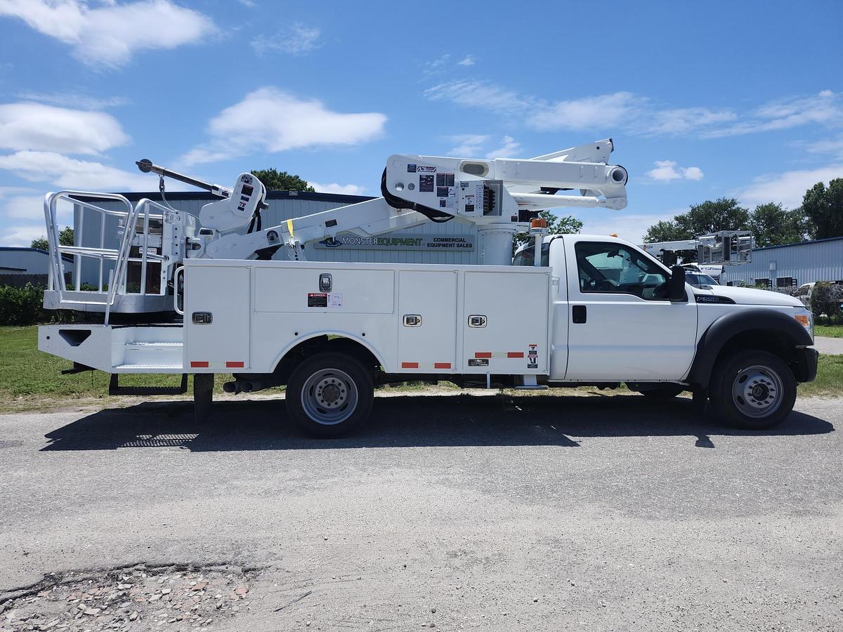 Used Altec AT40S 2-Man Basket Sign Boom on 2016 4x4 Ford F550 Reg Cab Utility Truck - P86066