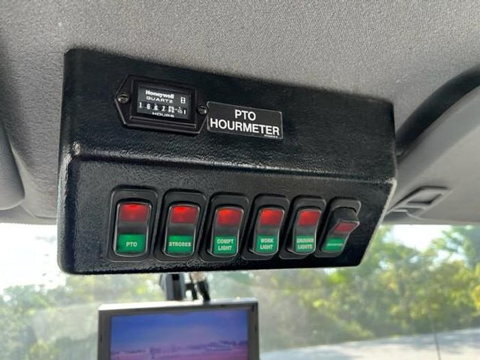 Used Altec AT37G Bucket Bom on 2014 Ford F550 4X4 Utility Truck - C17995