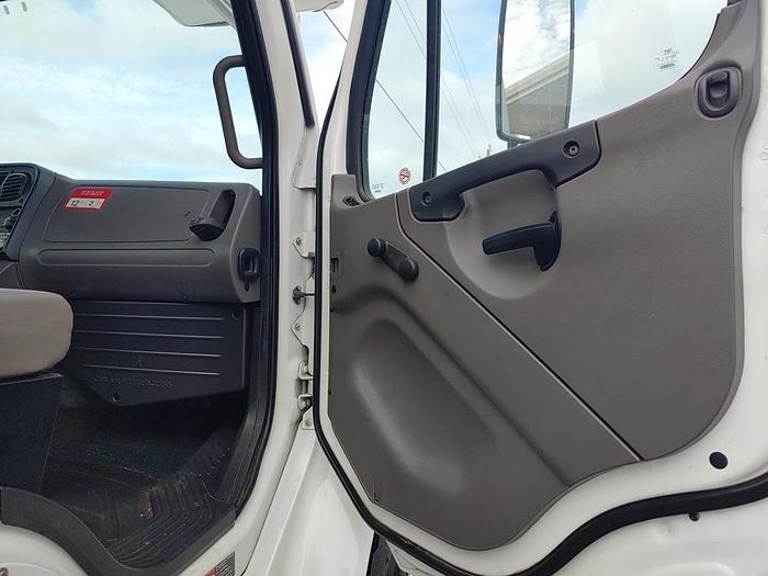 Used Altec AM55-MH Over Center Bucket Boom on 2014 Freightliner M2 106 4x4 Utility Truck - W9313