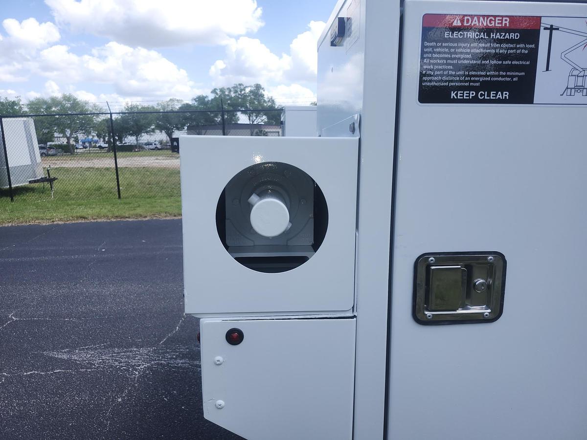 Used Posi-Plus 700-40 34 ft on 2022 Ram 5500 4x2 Cable Placer Bucket Truck - 38321