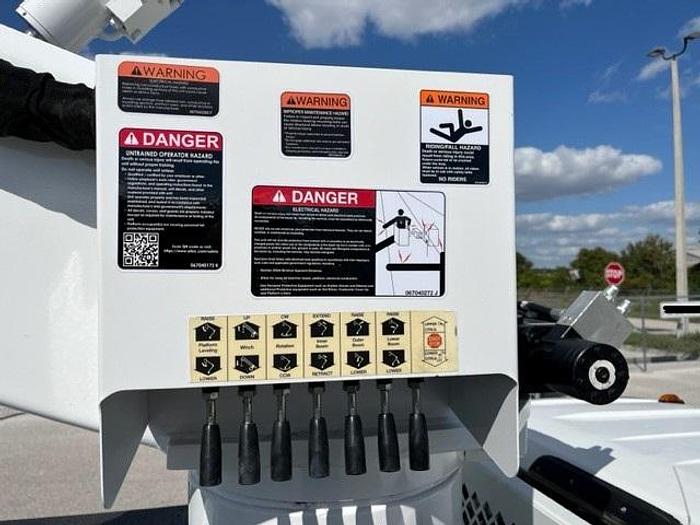 Used Versalift VST-40I 45ft Bucket Boom on 2018 Ford F550 4X4 Reg Cab Utility - C66805