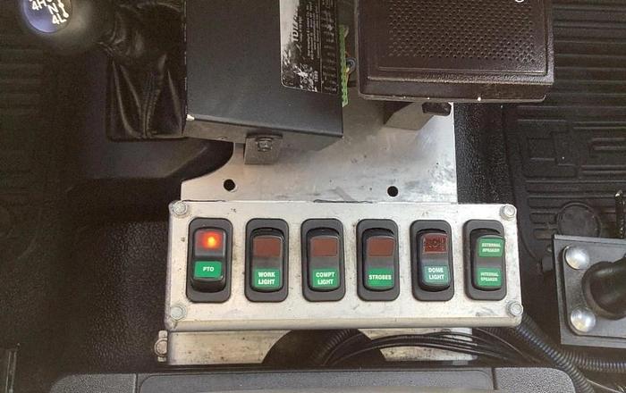 Used Altec AT41M Bucket Boom on 2018 Ford F550 Reg Cab Utility Truck - 99941