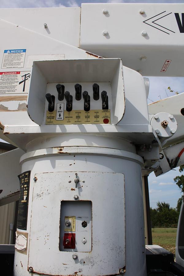 Used Versalift VST-5500SI on 2016 Ford F750 Reg Cab Utility Truck - M03468