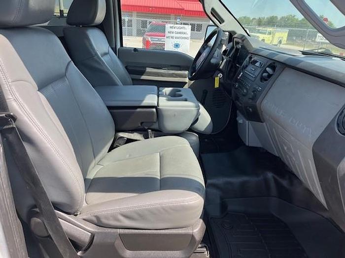 Used Altec AT40G Bucket Boom on 2014 Ford F550 Reg Cab Utility Truck - C70634