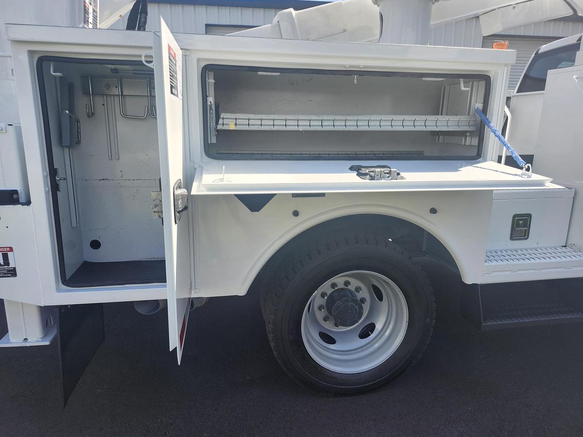 Used 2019 Altec AT48M Bucket Boom on a 2019 Ford F550 4x4 Regular Cab Utility Truck - P10412