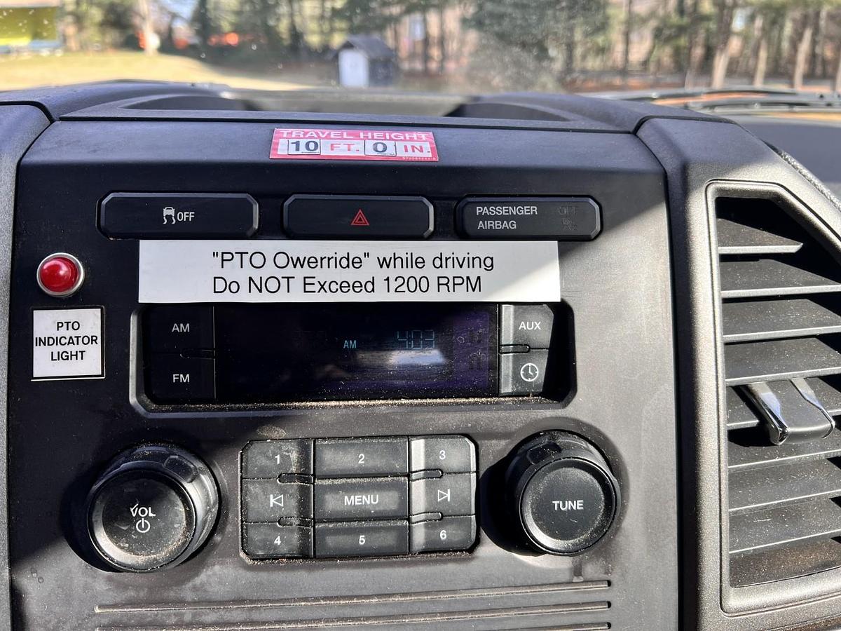 Used Altec AT200A Bucket boom on 2018 Ford F450 Reg Cab Utility Truck - R02774