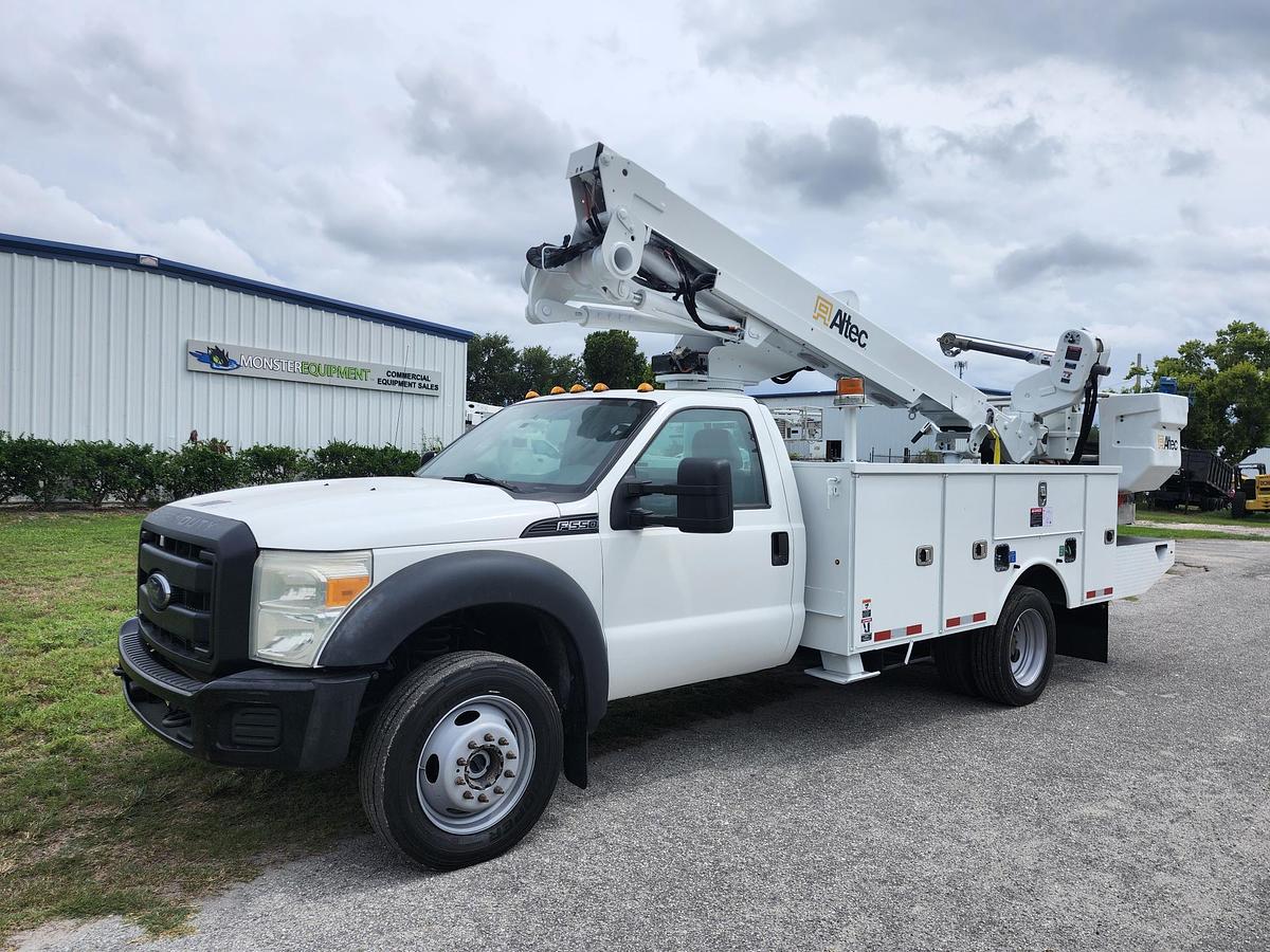 Used Altec AT40S 2-Man Basket Sign Boom on 2016 4x4 Ford F550 Reg Cab Utility Truck - P86066