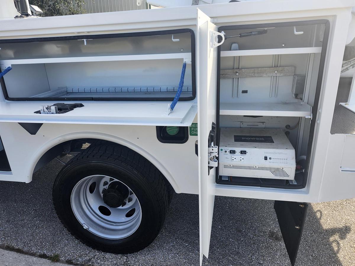 Used Altec AT41M Bucket Boom on 2019 Ford F550 4x4 Crew-Cab Bucket Truck - 96965