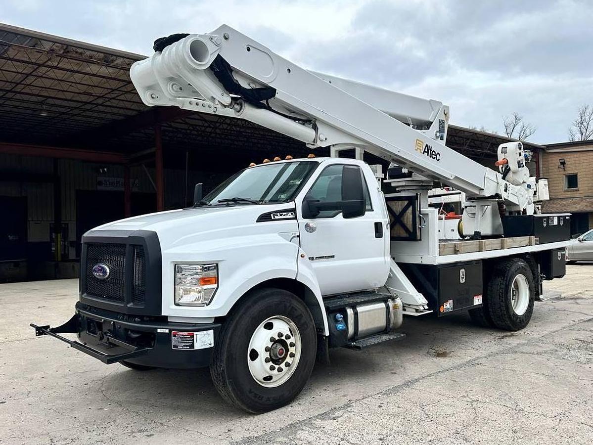 Used Altec TA55 Bucket Boom on 2023 Fored F750 4x2 Reg Cab Flat Bed Truck - R12219