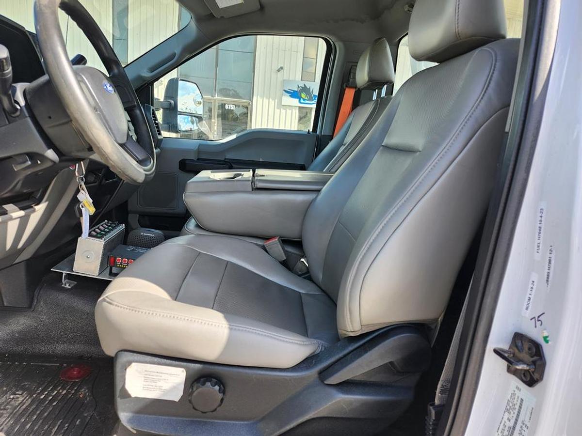 Used Altec AT41M Bucket Boom on 2019 Ford F550 4x4 Reg Cab Utility Truck - 88481