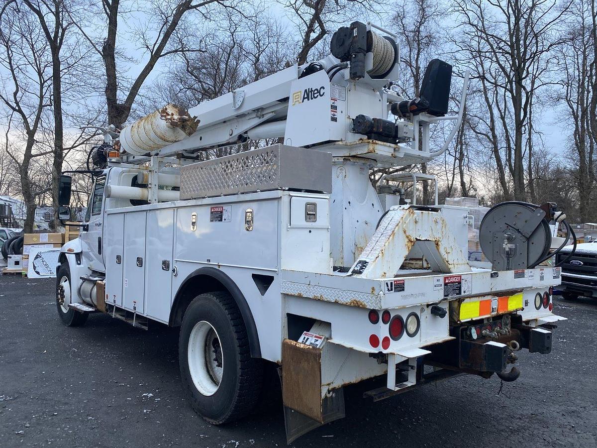 Used Altec DC47-TR Digger Derrick on 2014 International 4300 Reg Cab Utility Truck - R80826