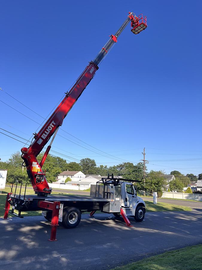 NEW Elliott M87 Sign Crane on a 2025 Freightliner M2106 Reg Cab Flatbed Truck - RE9085