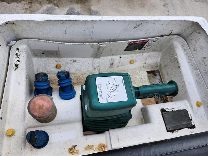 Used Altec AT40-MH Bucket Boom on 2015 Ford F550 Regular Cab Utility Truck - H21805