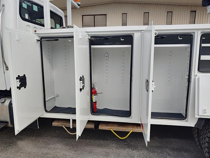 Used Altec AM55-MH Over Center Bucket Boom on 2014 Freightliner M2 106 4x4 Utility Truck - W9313