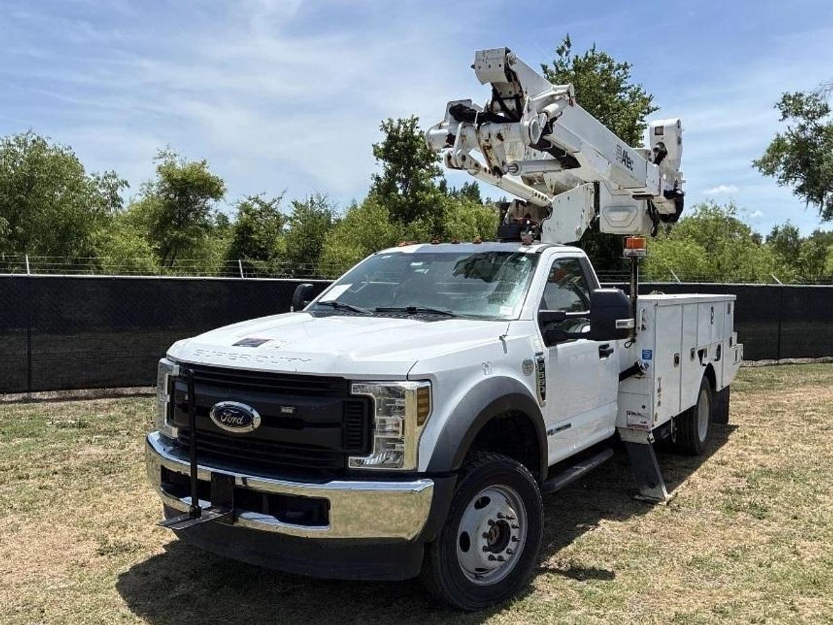 Used Altec AT41M 46ft Bucket Boom on 2019 F550 4x4 Reg Cab Utility Truck - 25421