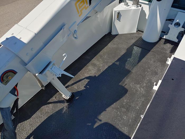 Used Altec AT40-MH 45ft Bucket Boom on 2015 Ford F550 Reg Cab Utility Truck - 65760