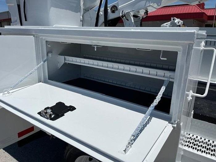 Used Altec AT40M 45ft Bucket Boom on 2016 Ford F550 4X4 Reg Cab Utility Truck - C41868