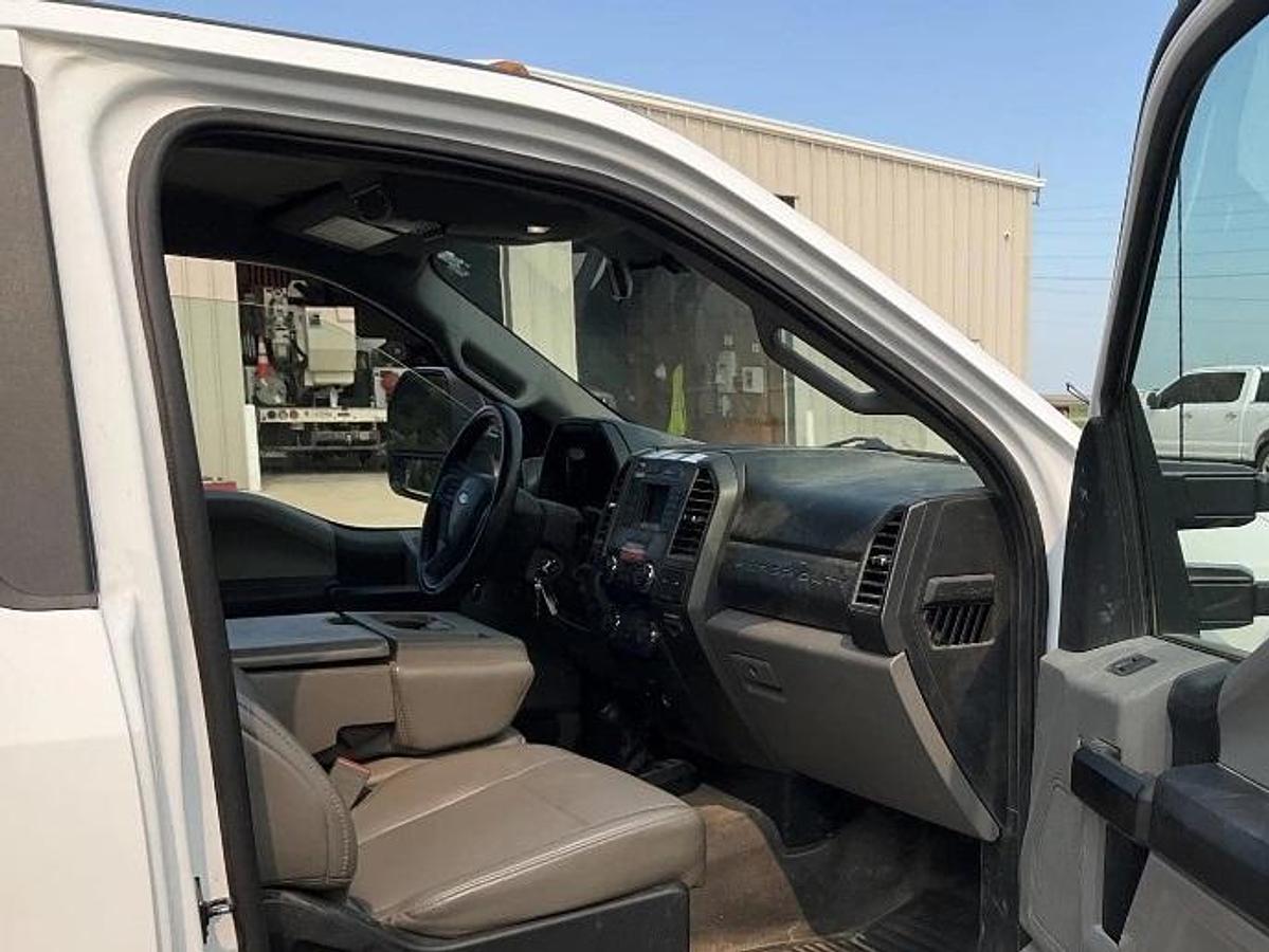 Used Altec AT41M Bucket Boom on 2019 Ford F550 4x4 Reg Cab Utility Truck - 23516