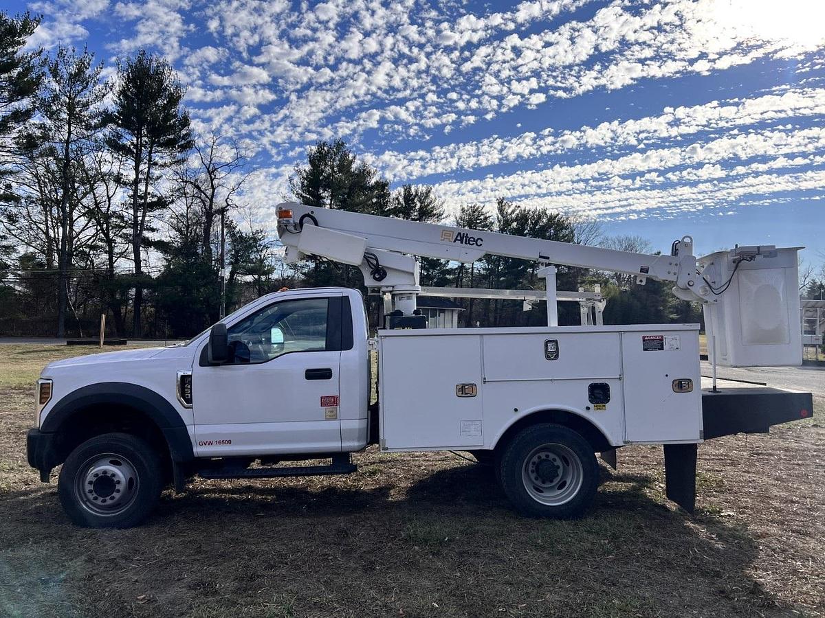 Used Altec AT200A Bucket boom on 2018 Ford F450 Reg Cab Utility Truck - R02774