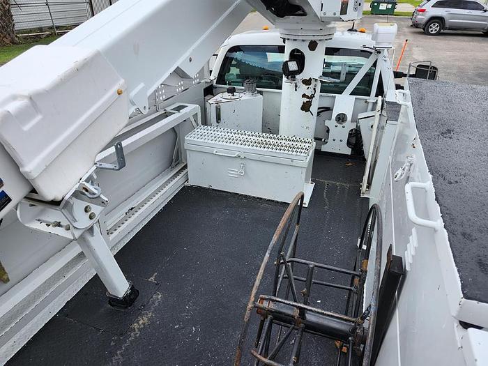 Used Altec AT40-MH Bucket Boom on 2015 Ford F550 Regular Cab Utility Truck - H21805