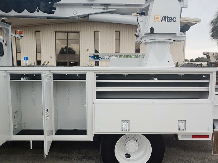 Used Altec DM47BTR Digger Derrick on 2015 Freightliner M2 106 4x4 Reg Cab Utility Truck - C1733