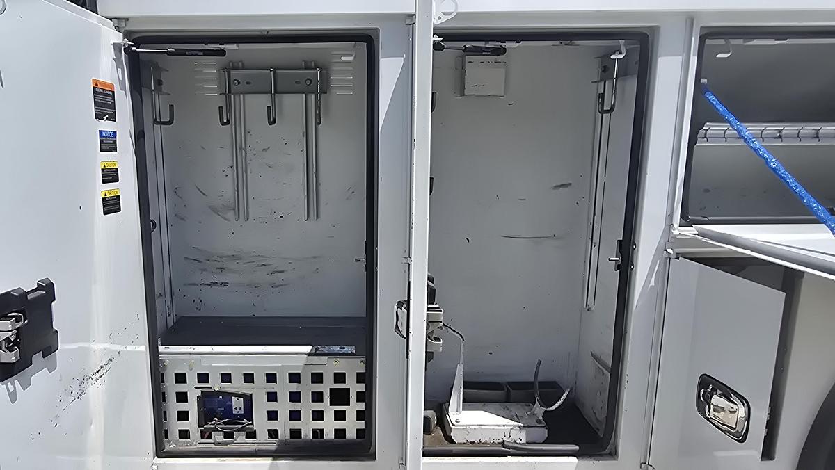 Used Altec T40P Cable Placer on 2023 Freightliner M2-106 - MG4199