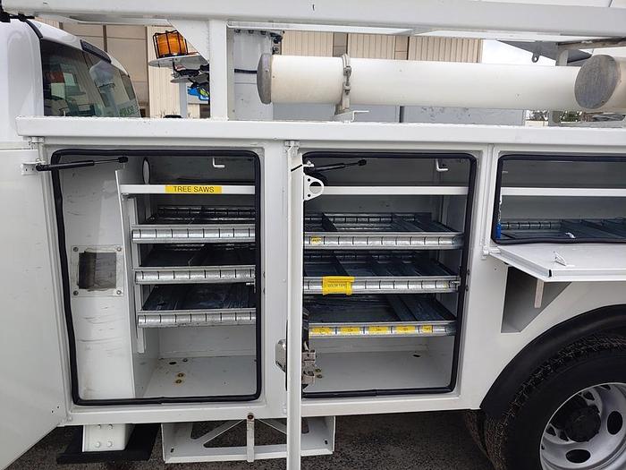 Used Altec AT41M Bucket Boom on 2018 Ford F550 4x4 Reg Cab Utility Truck - P04802
