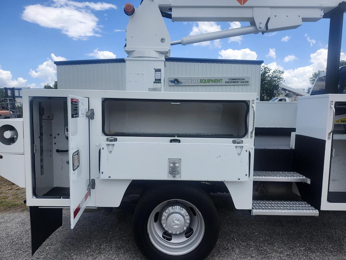 Used Posi-Plus 700-40 34 ft on 2022 Ram 5500 4x2 Cable Placer Bucket Truck - 38321