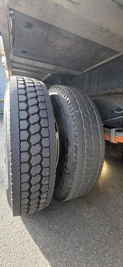 Used Elliott L55R Sign Crane on 2019 Freightliner Derated Non-CDL M2-106 Reg Cab Flatbed Truck - MM6930