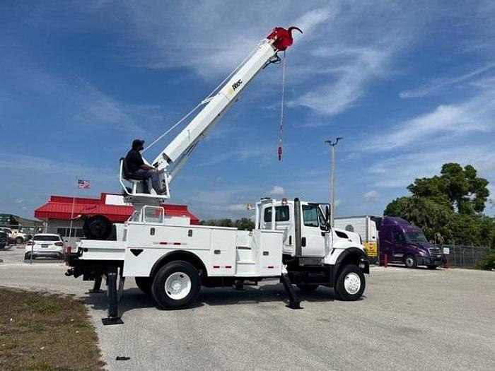 Used Altec DM47-TR Digger Derrec on 2012 International 7300 4x4 Reg Cab Utility Truck – C52937