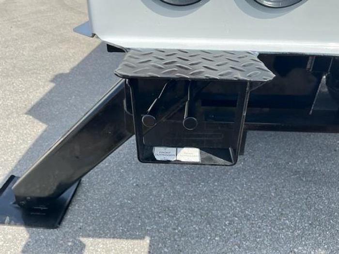 Used Altec DM47-TR Digger Derrec on 2012 International 7300 4x4 Reg Cab Utility Truck – C52937